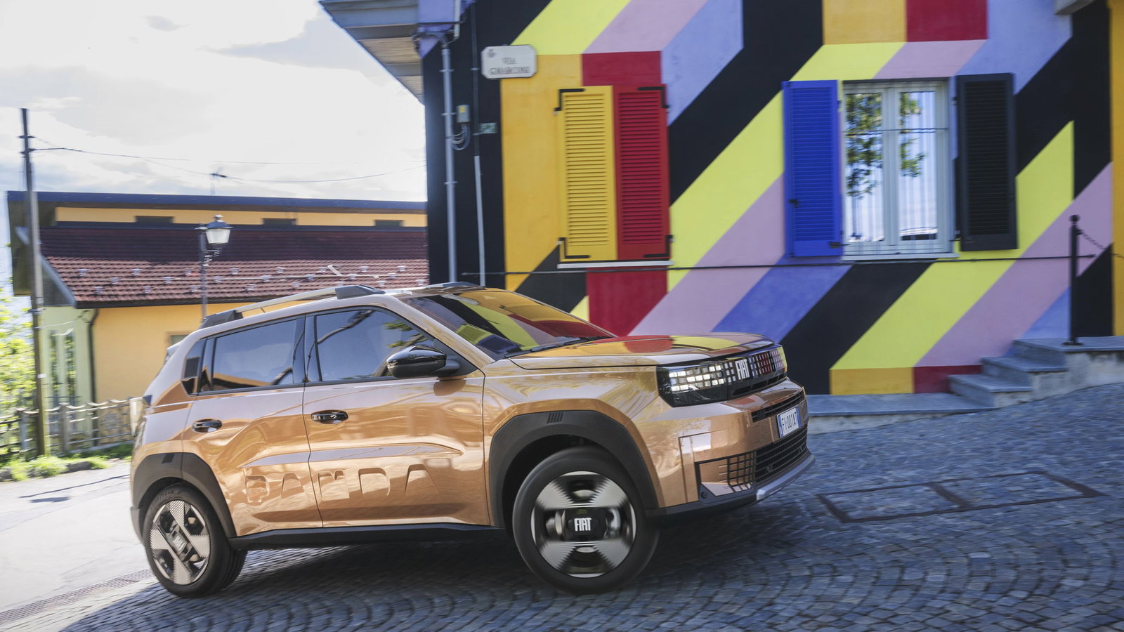 Fiat Grande Panda Hybrid - front, driving